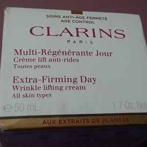Claims Paris, Extra-Forming Day Wrinkle